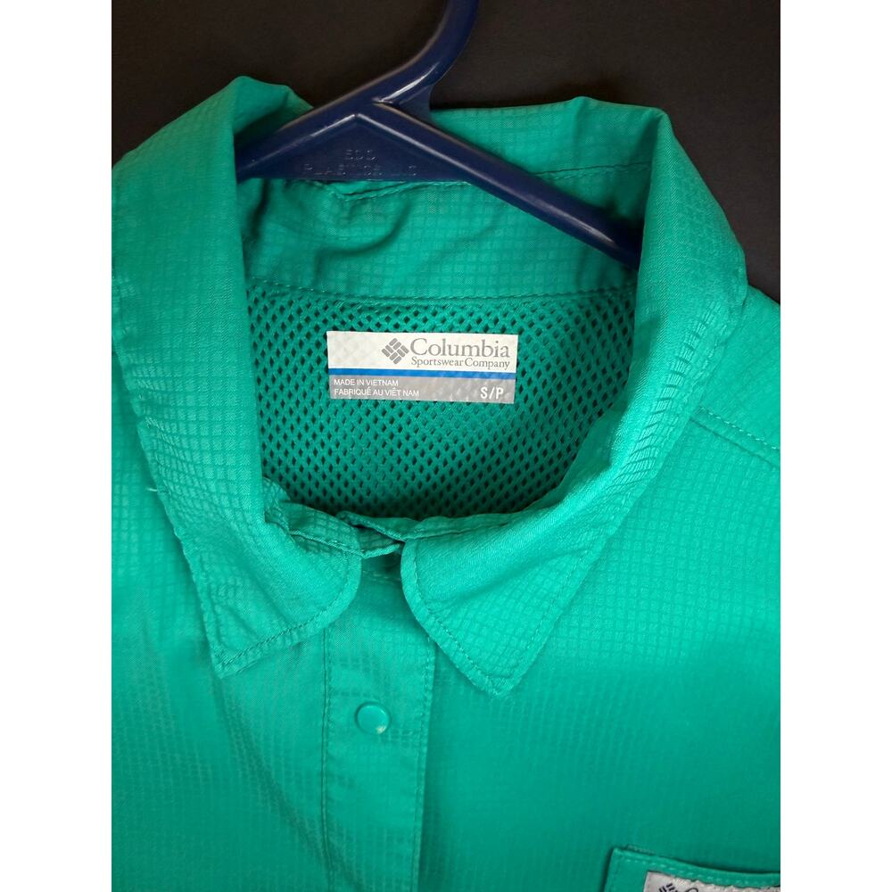 Lot of 3 Columbia Women’s Button‑Up Shirts – Size Small – Mixed Colors - Picture 5 of 15